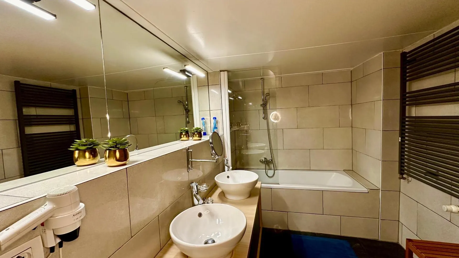 Luxury Suites Castel By Rikas Hotels 안트베르펜 벨기에
