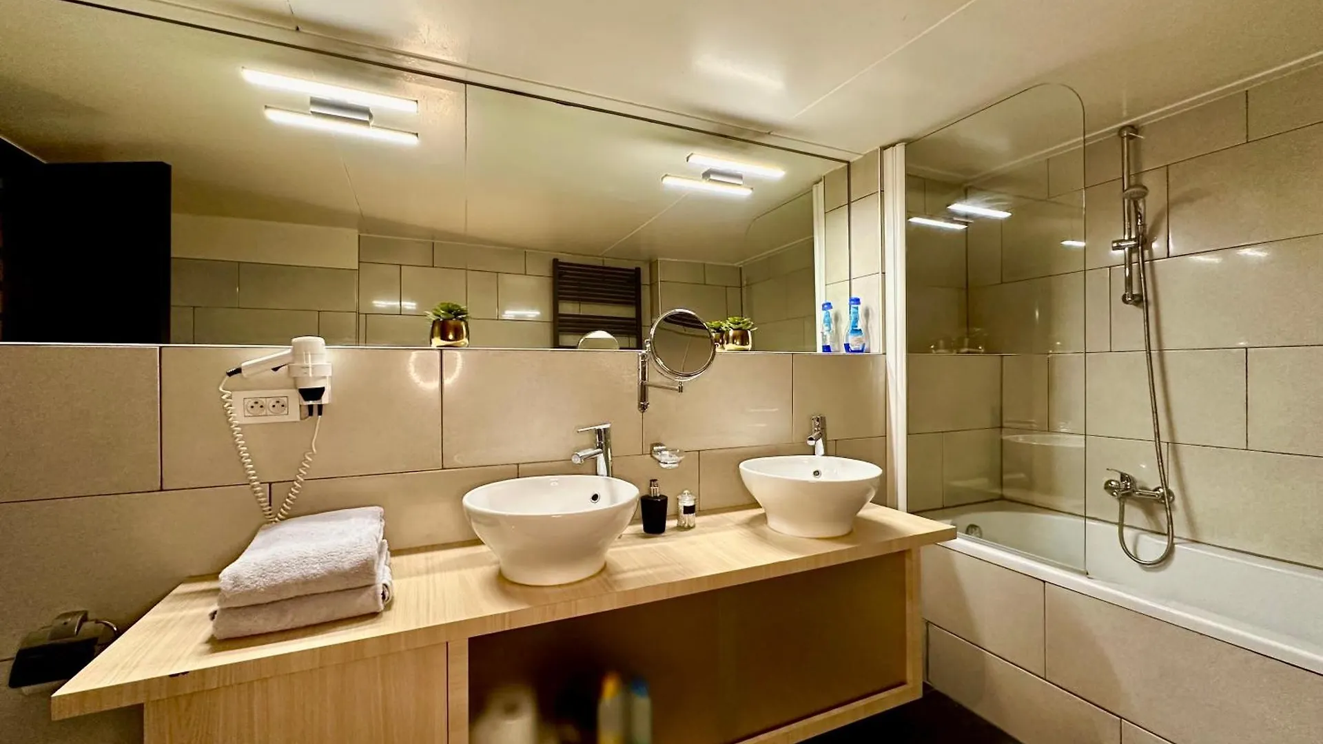 아파트 Luxury Suites Castel By Rikas Hotels 안트베르펜 벨기에