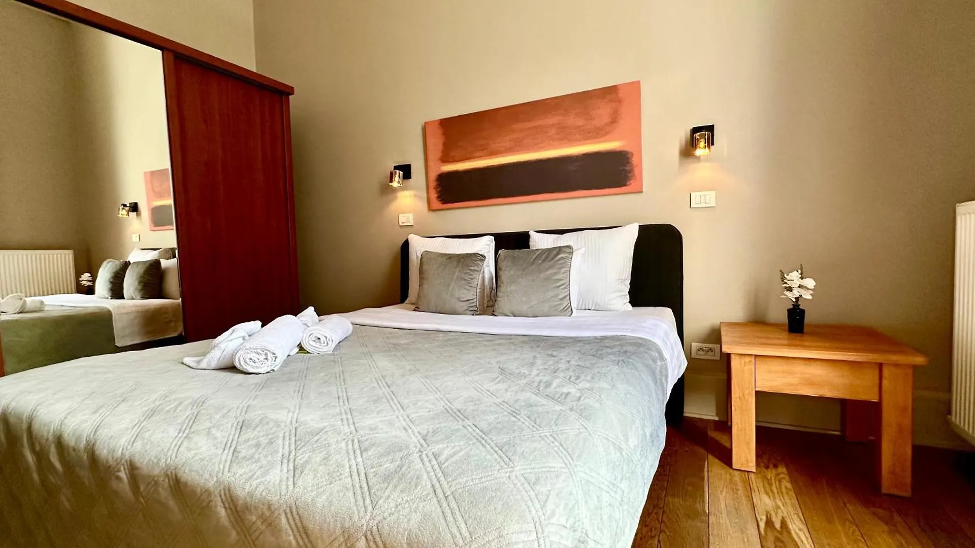 아파트 Luxury Suites Castel By Rikas Hotels 안트베르펜