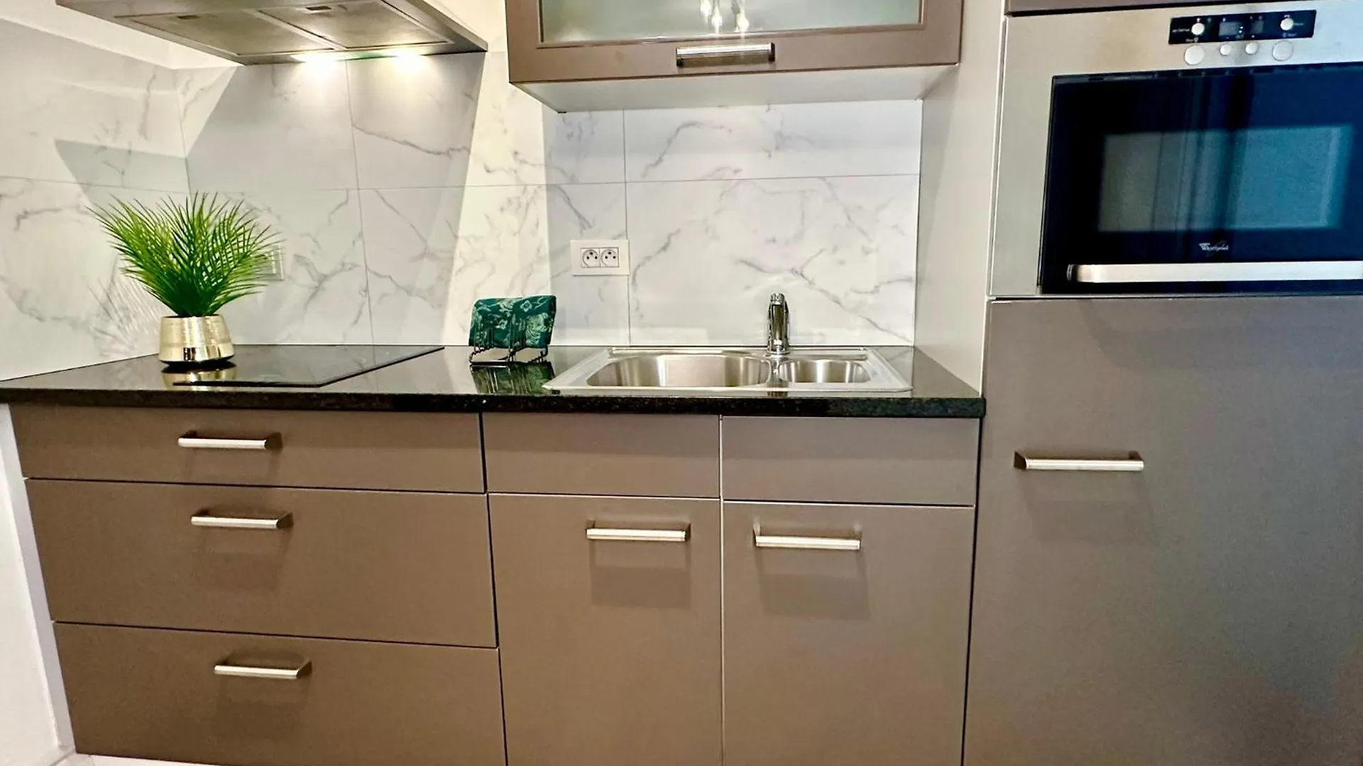 Luxury Suites Castel By Rikas Hotels 안트베르펜 0*,  벨기에